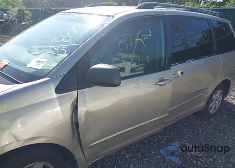 2004 Toyota Sienna Le z USA, uszkodzony, nr VIN 5TDZA23C24S218773